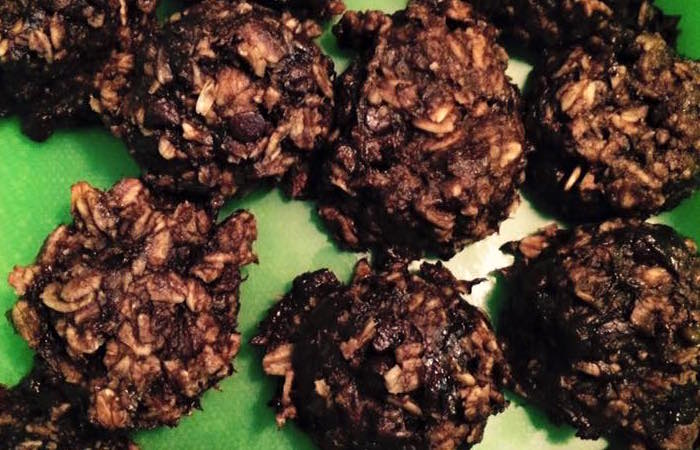 Healthy Double Chocolate Oatmeal Cookies